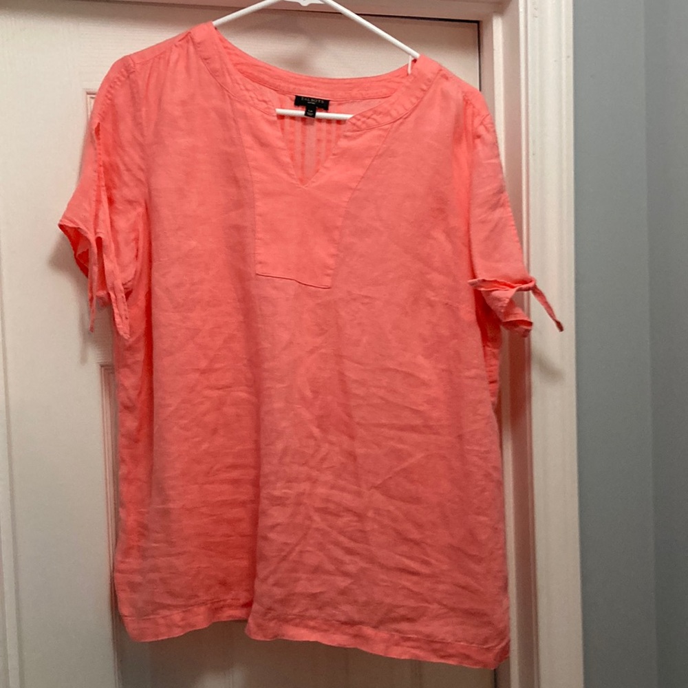 🎉3 for $15 on items $10 or less    
Talbots coral blouse/top linen